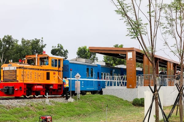 全國最快的高鐵和最慢的五分車列車尋覓號延駛至故宮南院通車典禮