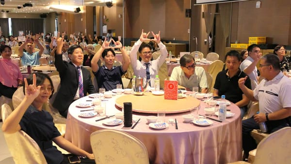 心動手勢 讓愛的力量傳遞得更遠、更深 愛成了你我的共同語言