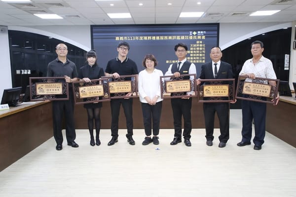 重視提升殯葬優質專業服務　市長黃敏惠表揚本市10家殯葬禮儀服務業者