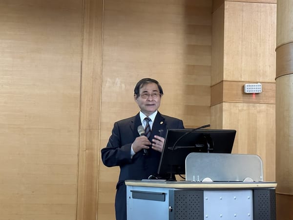 南華大學企經講座邀欣興電子曾子章董事長演講